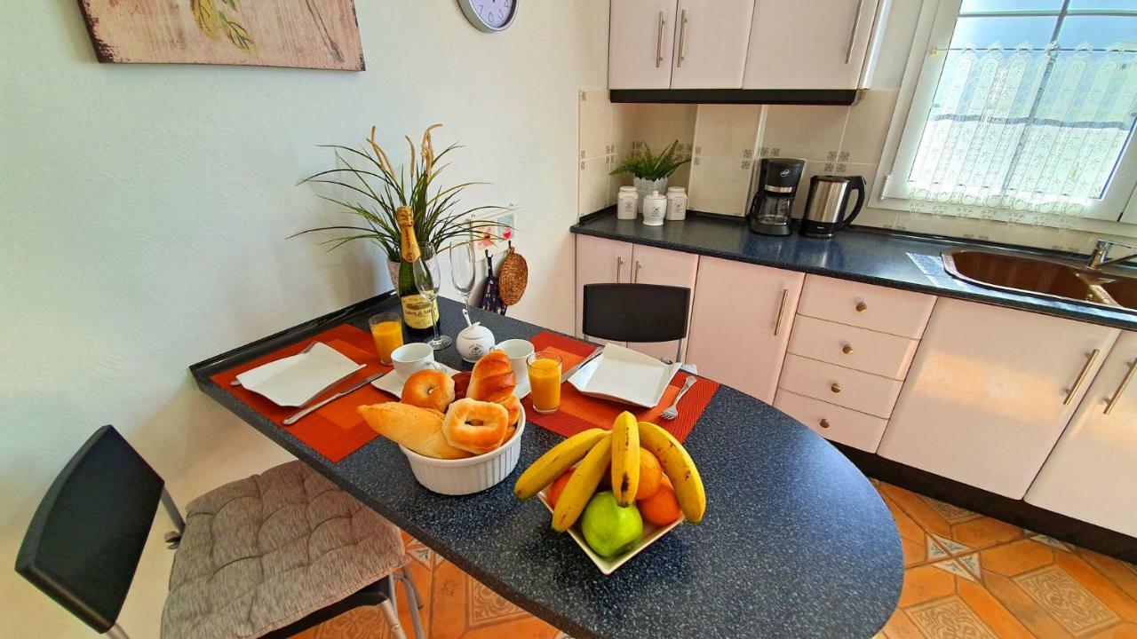 Ferienhaus Casa Blanca - Tarajalejo - Glasfaserinternet - Meerblick Екстериор снимка
