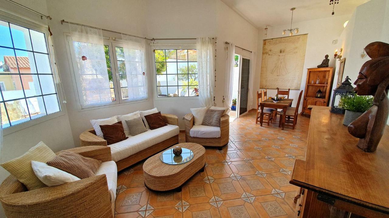 Ferienhaus Casa Blanca - Tarajalejo - Glasfaserinternet - Meerblick Екстериор снимка
