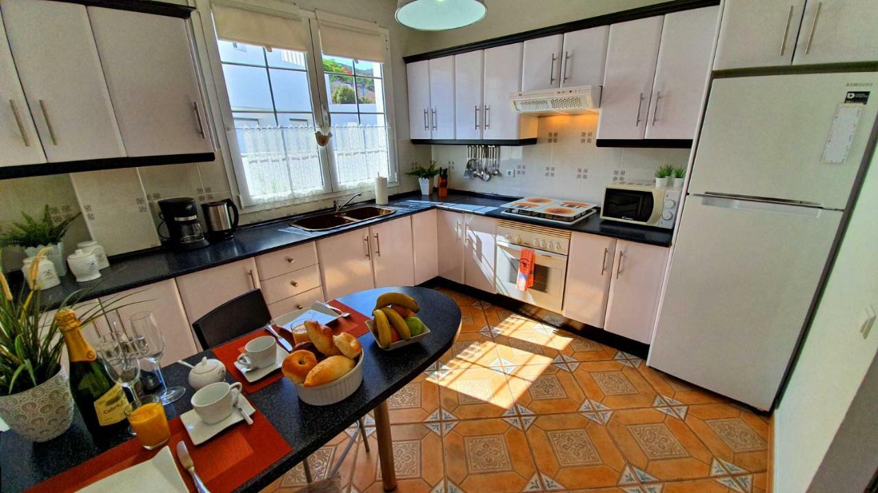 Ferienhaus Casa Blanca - Tarajalejo - Glasfaserinternet - Meerblick Екстериор снимка